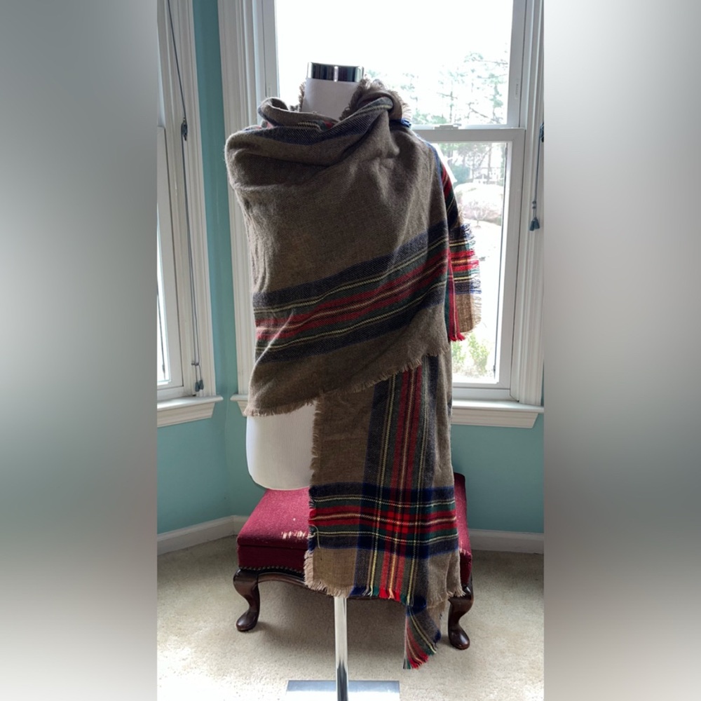 Merona Tan Winter Blanket Rectangle Scarf w/ Fringe Edges - 56x30 - EUC